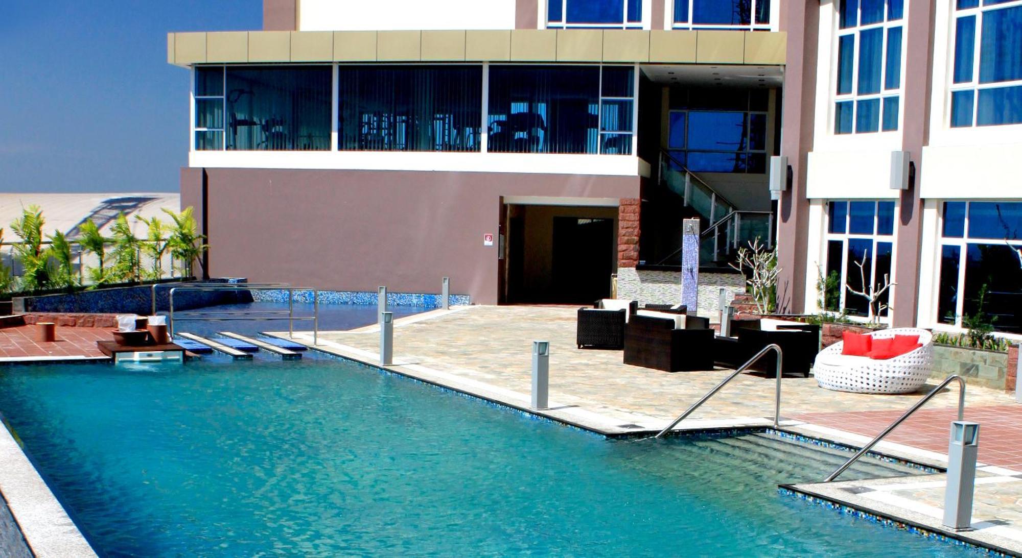 Meritz Hotel Miri Exterior foto
